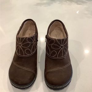 Jambu brown booties